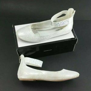 Nine West Kids Girls' Faye 2 Ballet Flat White Scratched Metallic Size 5